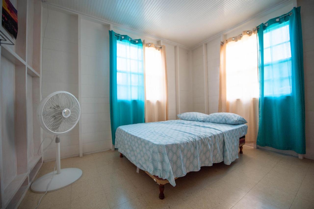 T.Cole'S Holiday Rental Saint James Extérieur photo